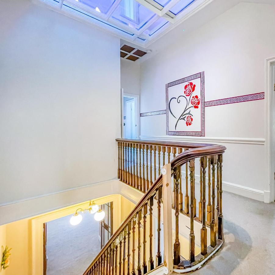 *Rd9Bc* For Your Most Relaxed & Cosy Stay + Free Parking + Free Fast Wifi * Лийдс Екстериор снимка